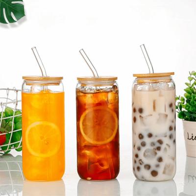 500/600 ML Glasbecher in Dosenform mit Strohhalm und Deckel Auslaufsicherer Glasstrohhalmbecher Transparenter Hitzebeständiger Bubble Tea Becher Büro