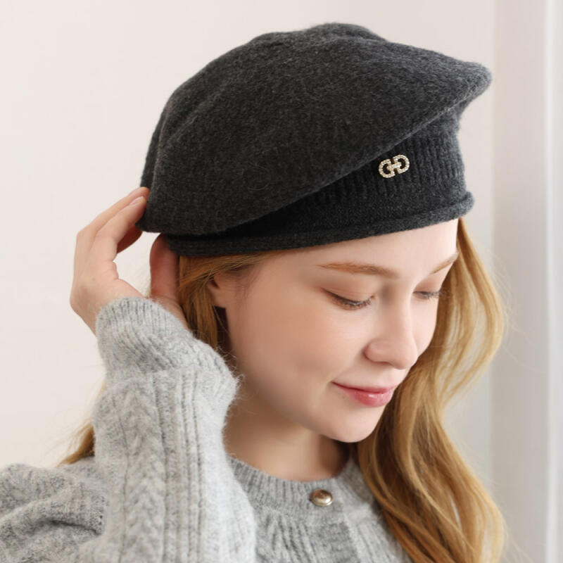 Vianna Women s Knit Wool Short Beanie Hat to Make Your Face Look Smaller black