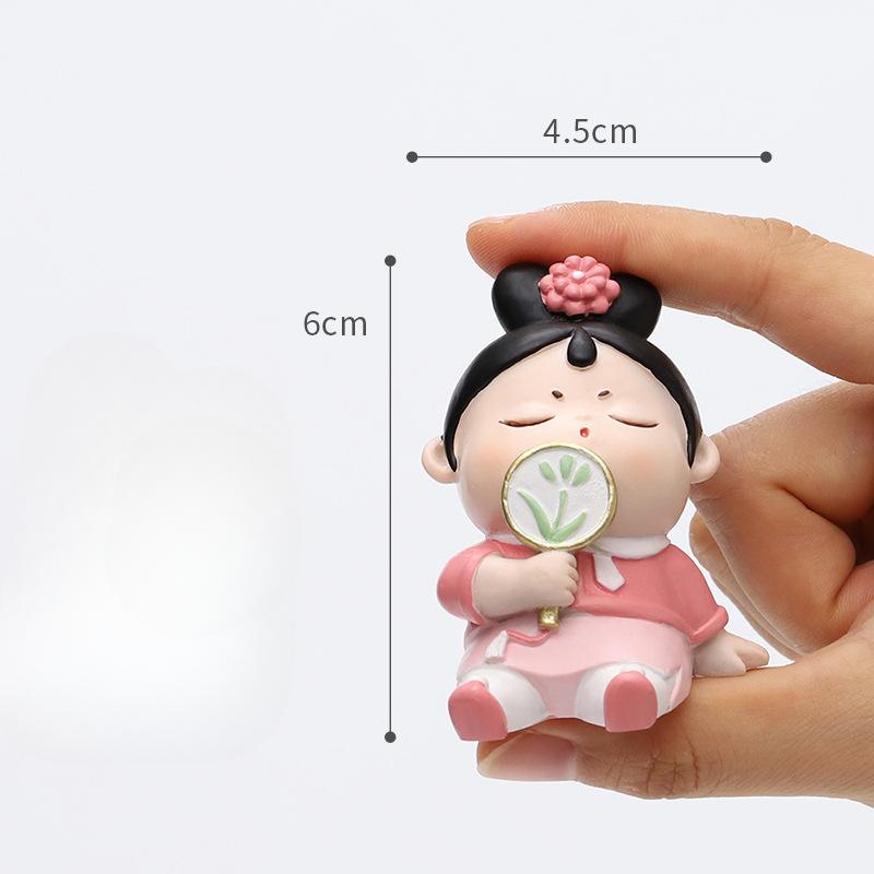 4pcs Creative Office Desktop Cute Palace Maid Decoration Ornaments Palace Grid Car Supplies Cartoon Dolls Decompression Ornament