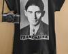 Franz Kafka Scrittore di Narrativa Ebraica T-shirt Autore del XX Secolo Camicia G500 5.3 oz. Maglietta