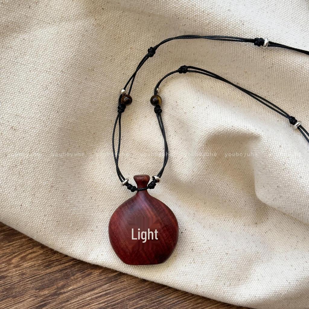 2025 Nowy Damski Naszyjnik z Sandalowego Krzyża i Flaszeczki z Koralikowym Sznurkiem