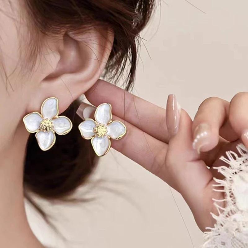 Women Retro Drip Glaze Red Flower Earrings Women for Delicate Earrings Luxury Couple Engagement Jewelry Gift