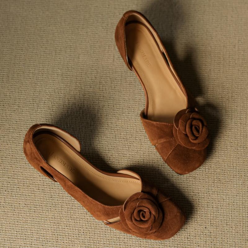 

Модные женские туфли из натуральной замши на среднем каблуке 2025 Модные туфли-лодочки слипоны с цветочной отделкой, квадратный носок, элегантные женские туфли для платья 39 коричневый