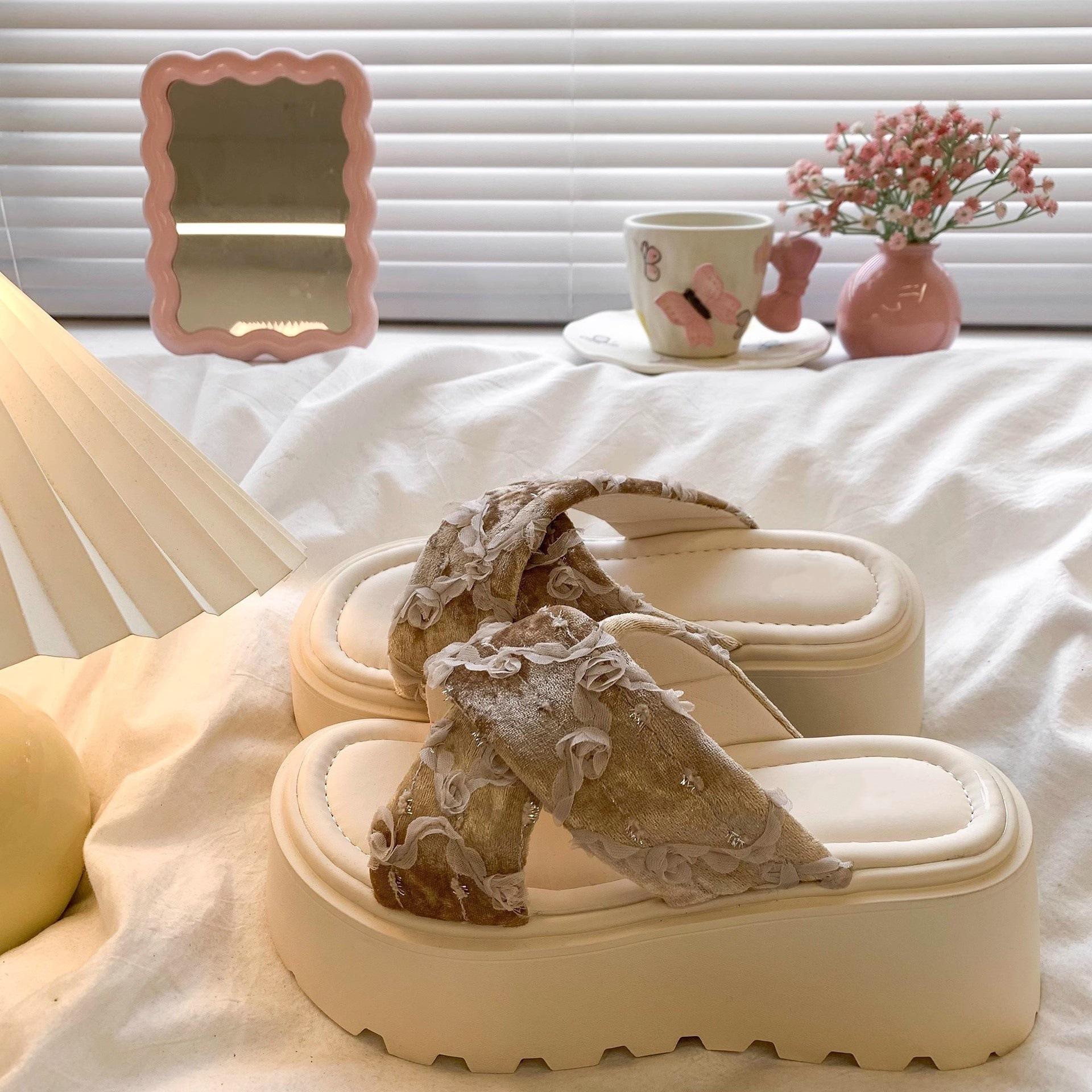 

French beautiful fairy style slippers women s summer wear 2025 new small thick bottom heightening beach cool slippers 40 хаки