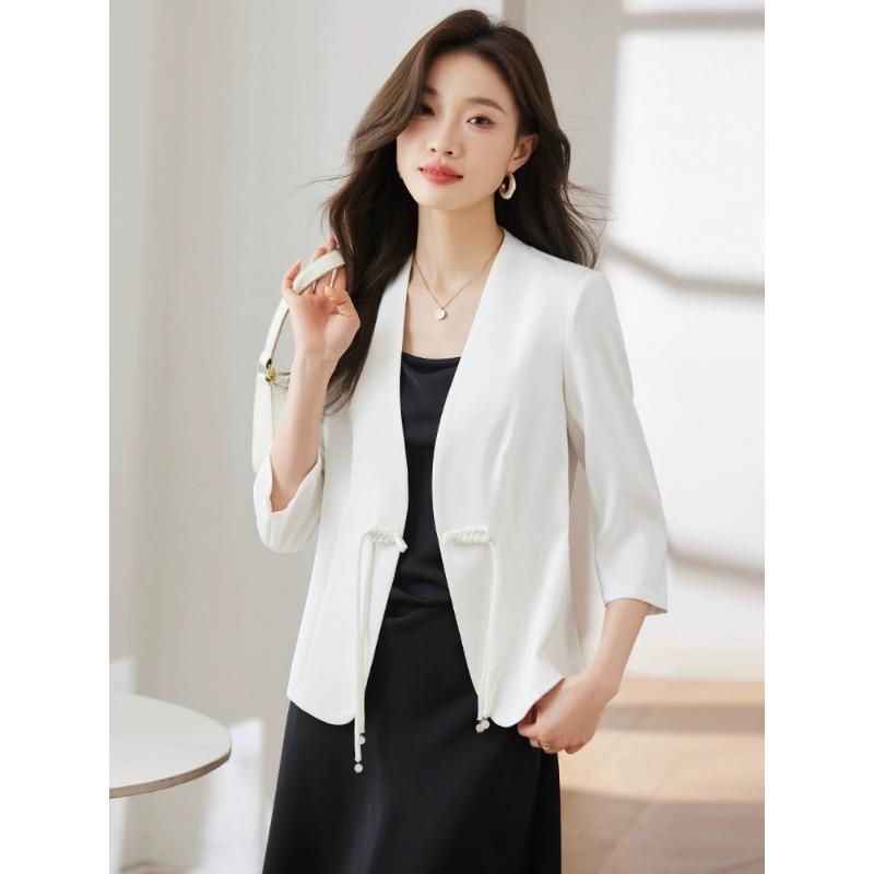 

Летний женский пиджак маленького роста: Удобный, дышащий и легко перемещаемый M белый
