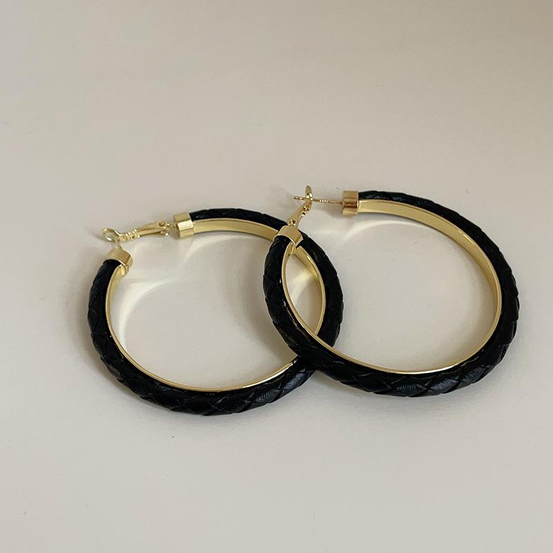 

Преувеличенная индивидуальность, перекрученные кожаные большие серьги, женские, уникальные, изысканные и тонкие, простые, универсальные серьги