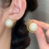 White Round Imitation Pearl Earrings for Women Golden Color Hollow Out Metal Side Stud Earrings Wedding Party Fashion Jewelry