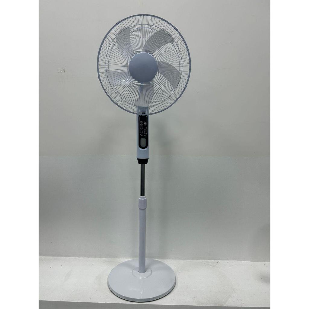 Ventilador de Piso Eléctrico DC de 16 Pulgadas Alimentado por Energía Solar para Acampar y Hogar - Diseño Vertical Tres en Uno
