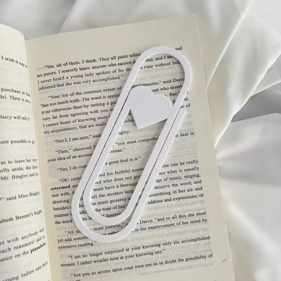 Heart-Shaped Oversized Paper Clip Bookmark PLA Page Marker Romantic Gift for Book Lovers Unique Reading Accessory for Journals Planners