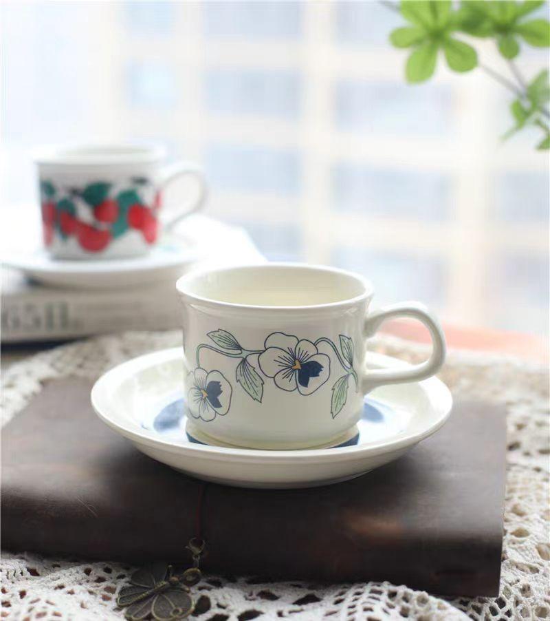 Medieval Flower Vanilla Ceramic Coffee Cup and Saucer Handle Retro Imitation Enamel Mugs Office Home Funny Water Drinkware 101-200ml
