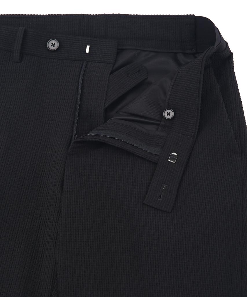 Jilseutyueoteunyuyogmaen Summer Texture Setup Pants - Black (Jnpa6B385Bk)