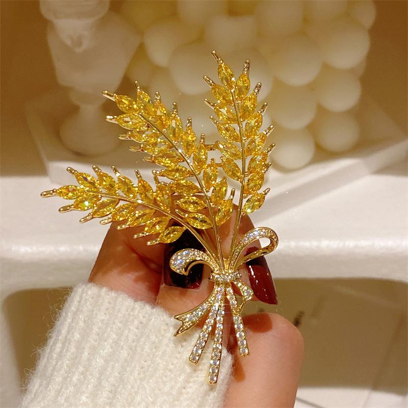 Spilla di Lusso Super Bella Spiga di Grano Dorata Spilla Spilla Femminilità Giallo Bouquet Abito Cappotto Spilla Fibbia