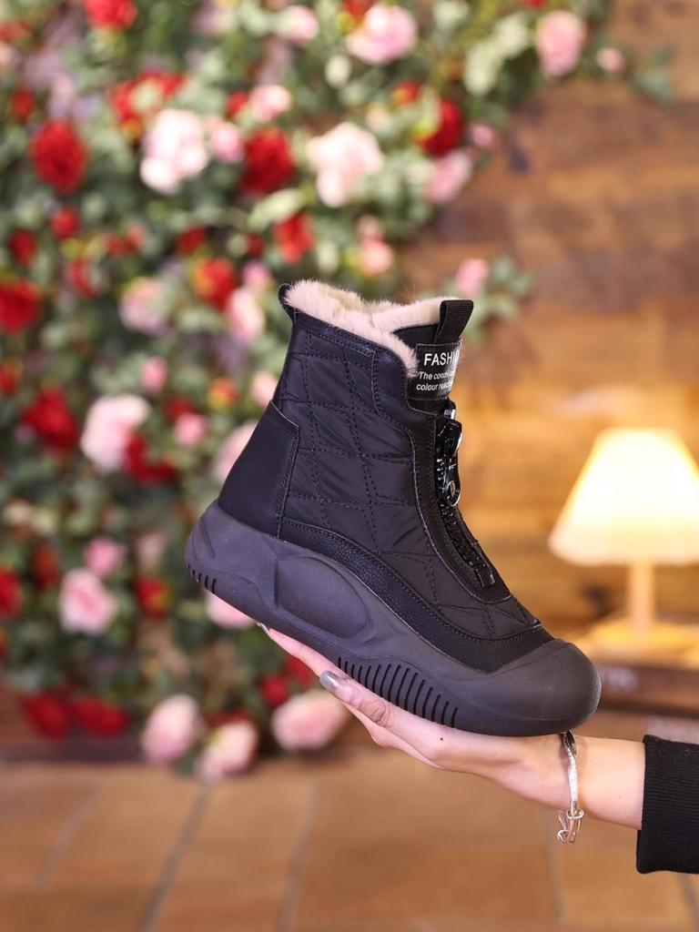 Neue Damenstiefel mit dicken Sohlen, rutschfest und abriebfest, hohe Baumwollstiefel, modisch und trendig, warme Schneestiefel