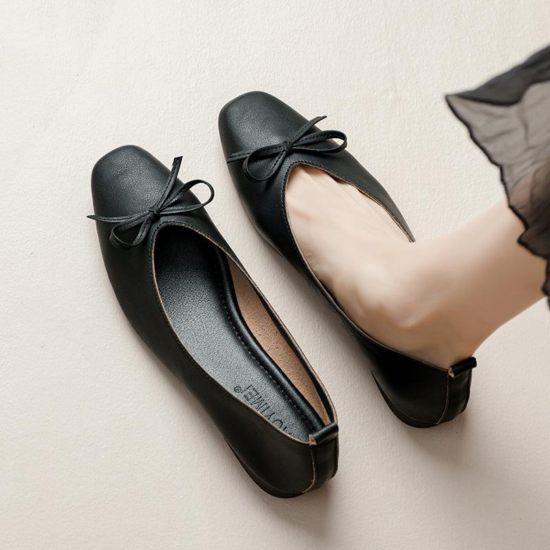 Leather V-mouth single shoes women's thick heel square head soft leather soft sole not tired foot bow retro commuter shallow mouth Mary Jane