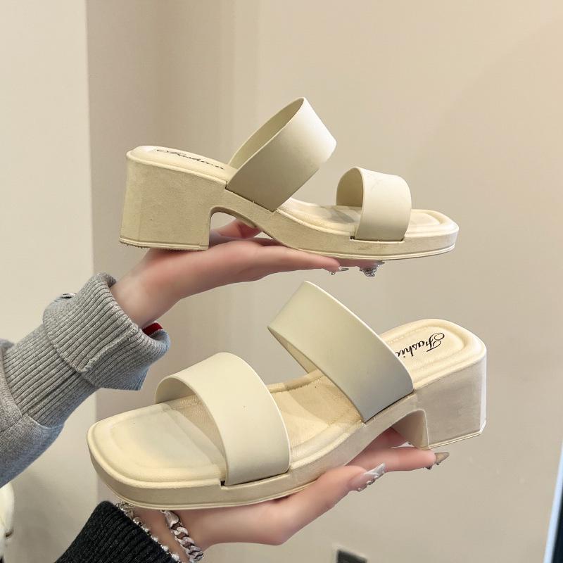 Southeast Asia Women’s Chunky Heel Summer Sandals: Versatile Outdoor Beachwear