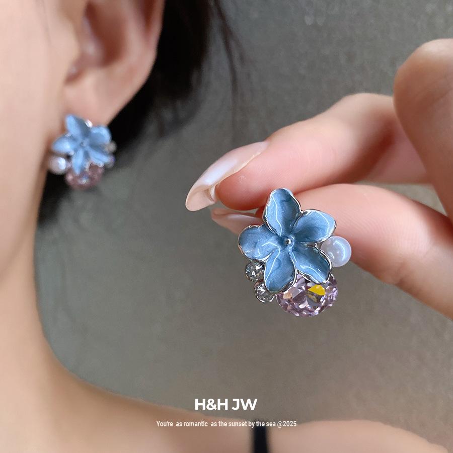 Silver needle French simple flower diamond earrings light luxury high-end earrings fashion temperament earrings design sense niche