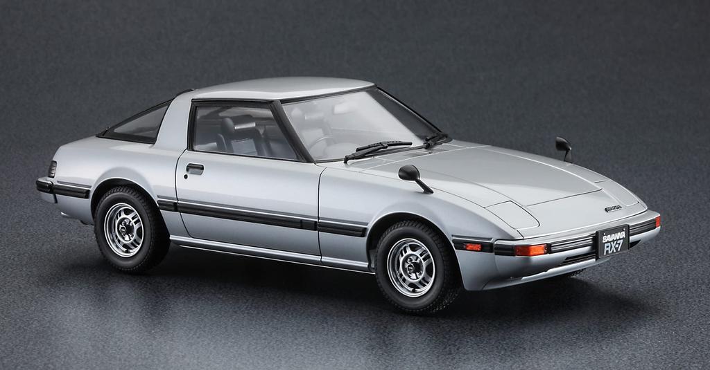 Hasegawa 1/24 Mazda Savanna RX-7 (SA22C) Mid-Model GT (1980) Plastic Model Kit 20635