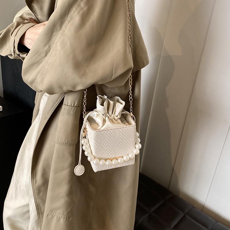Fashionable Minimalist Small Shoulder Bag For Women Trendy Autumn Style In Black Brown White Pink And Khaki