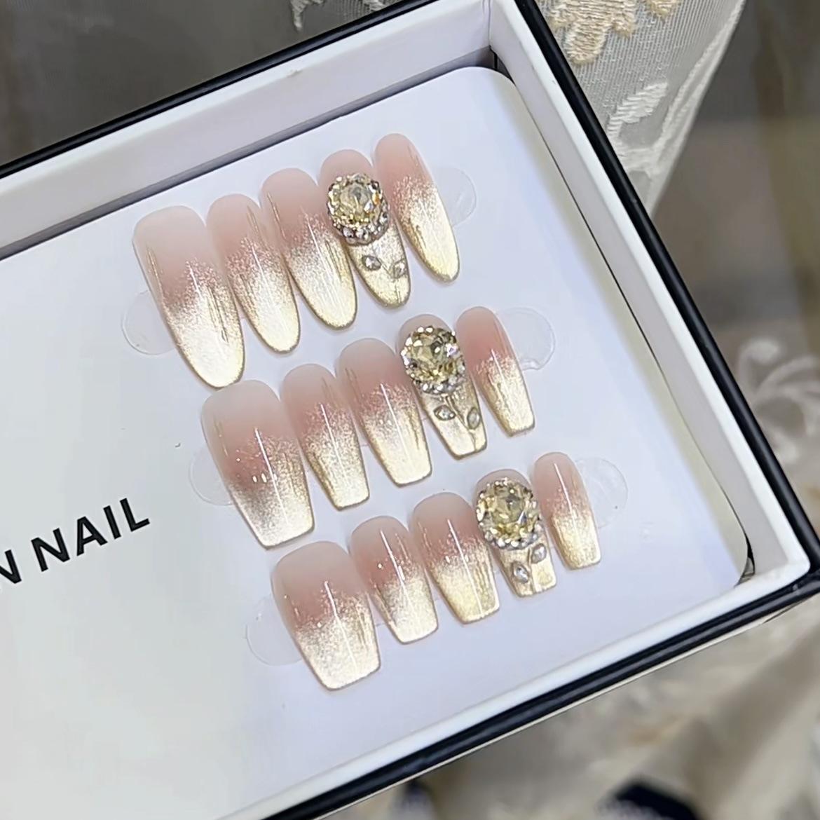 

Чистый ручной работы фототерапевтический нейл-арт звезда, носимый нейл-арт патч для одного выхода, готовый, кошачий глаз, демонстрирует белизну и темперамент medium m