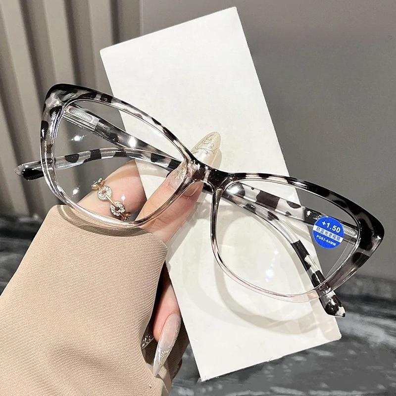 

New Fashionable Cat Eye Reading Glasses For The Elderly People Personalized High-Definition Anti Blue Light Glasses 4.0