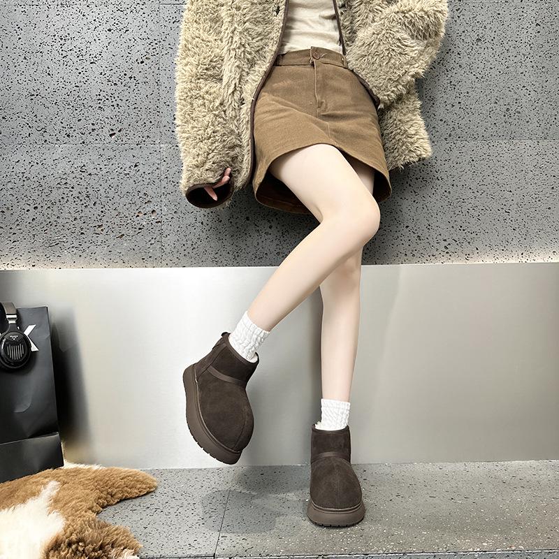 Women's 2024 Genuine Leather Snow Boots: Thick Sole, Anti-Slip, Velvet-Lined, Warm, Big Head Design for Winter