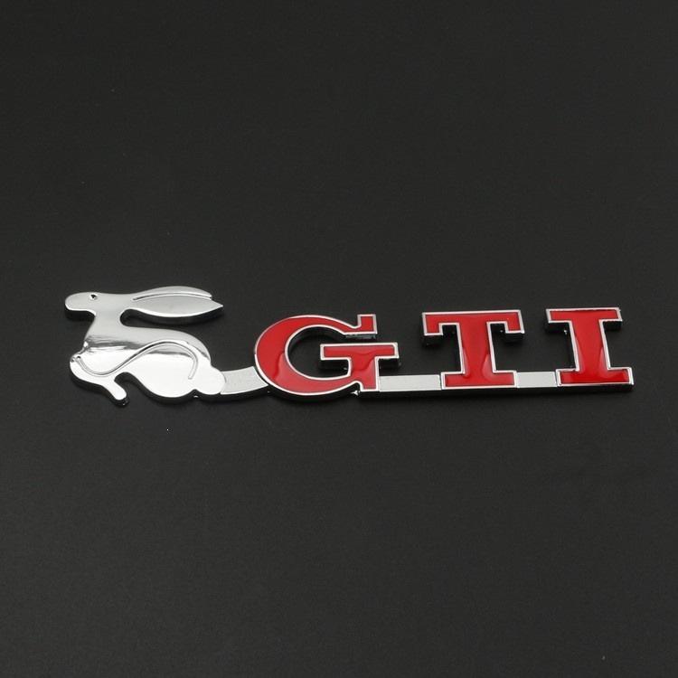 Kompatibilis Volkswagen POLO, Golf és GTI emblémákkal, hűtőrács logókkal, nyuszi matricákkal és egyedi csomagtérajtó jelvény dekorációkkal.