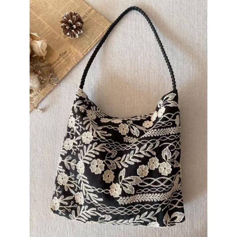 

I will send you a small safflower embroidered cotton and linen wind shoulder bag, niche versatile tote bag, and large-capacity cloth bag homemade.