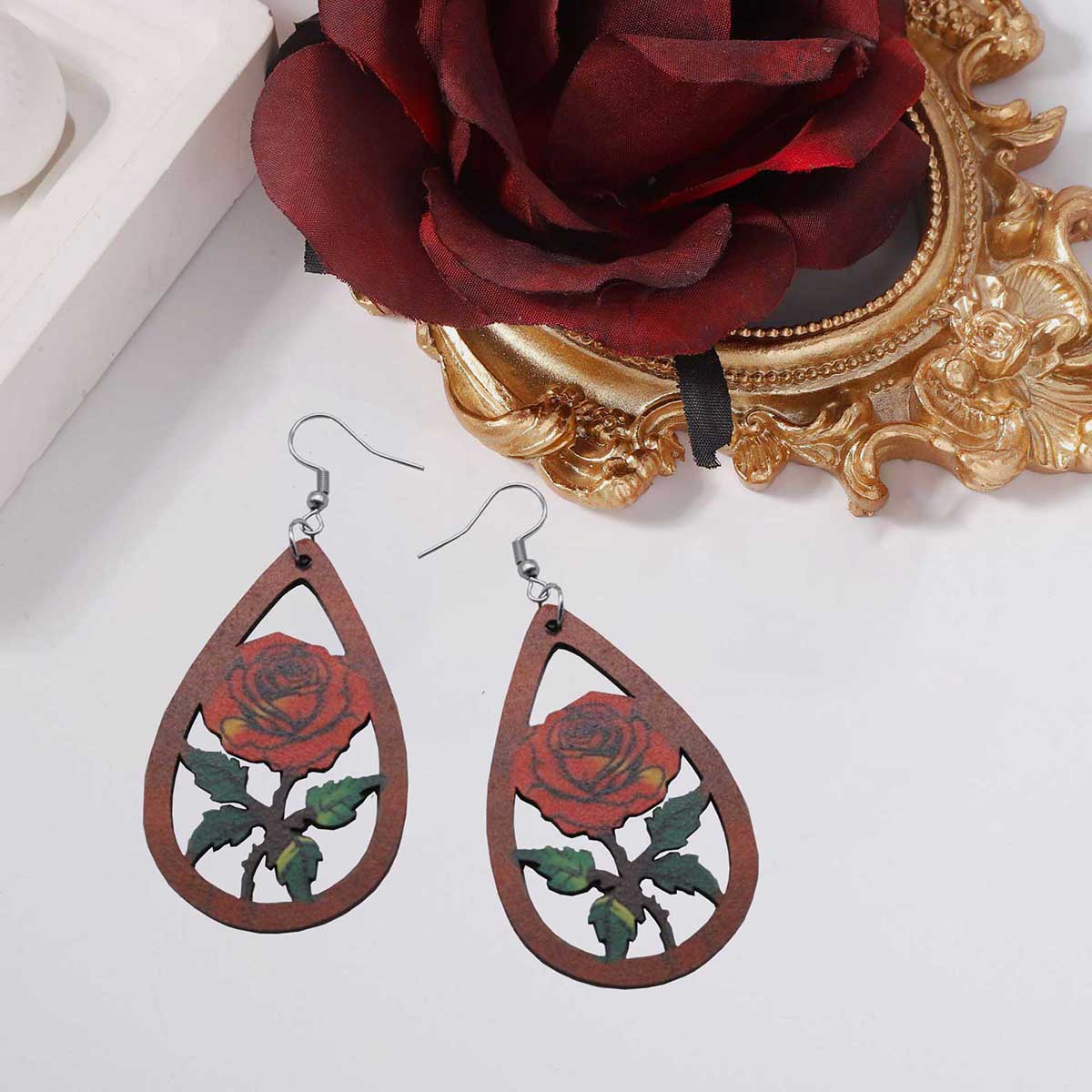 

1 пара прозрачных и натуральных деревянных серег, серьги в форме выдолбленной капли, подходят для повседневной носки