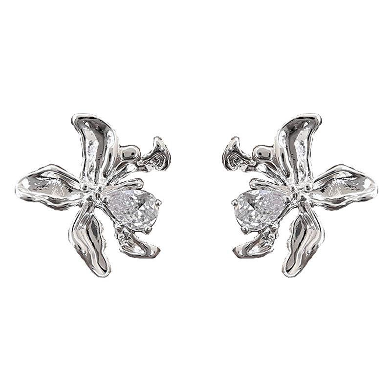 Blumen-Ohrstecker aus flüssigem Metall mit Zirkonia – Übertrieben, Hochwertiger, Vielseitiger Schmuck für Damen