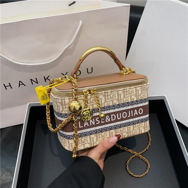 

Box bag women s new simple and fashionable retro letter large capacity portable box bag oblique span bag 12cm*18cm*9cm хакі