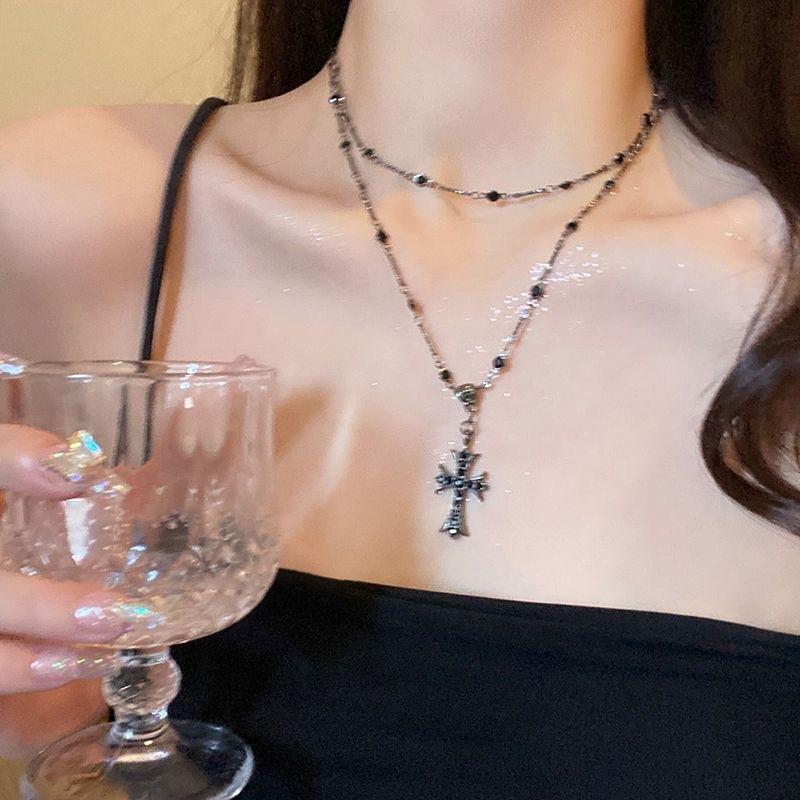 Sweet and cool dark series~ Double-layer black diamond cross necklace, female tide niche high-end design collarbone chain accessories