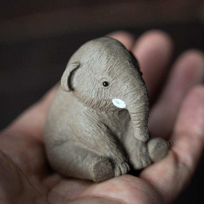 Handgefertigtes Sitzender Elefant Ornament Klein Tee Haustier Mini Süße Statue Zimmer Tee Tisch Dekorationen für Tee Liebhaber Freund
