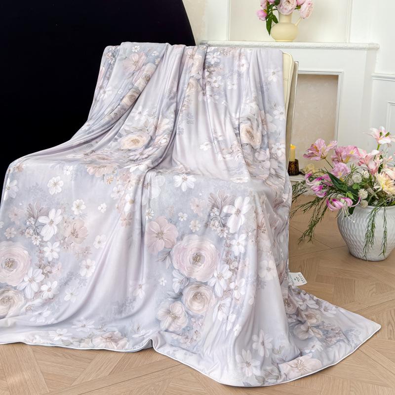 Summer Silk Quilt: Digital Print Floral Air Conditioning Comforter