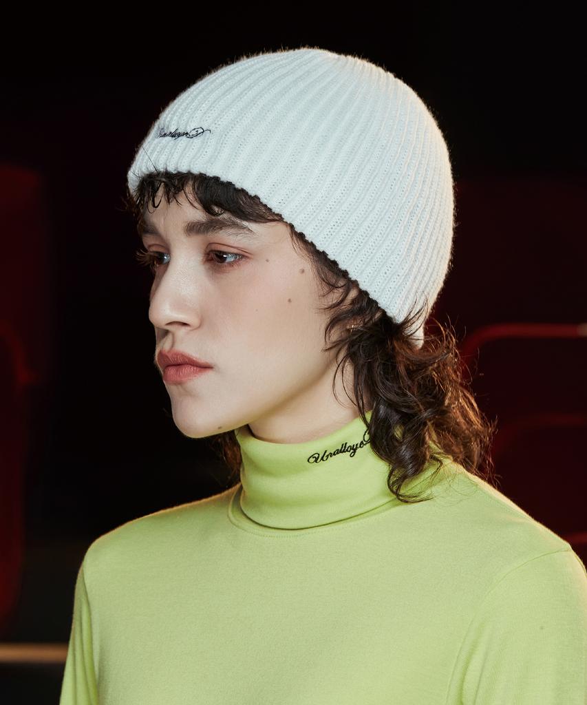 UNALLOYED Classic Logo Beanie / Ivory