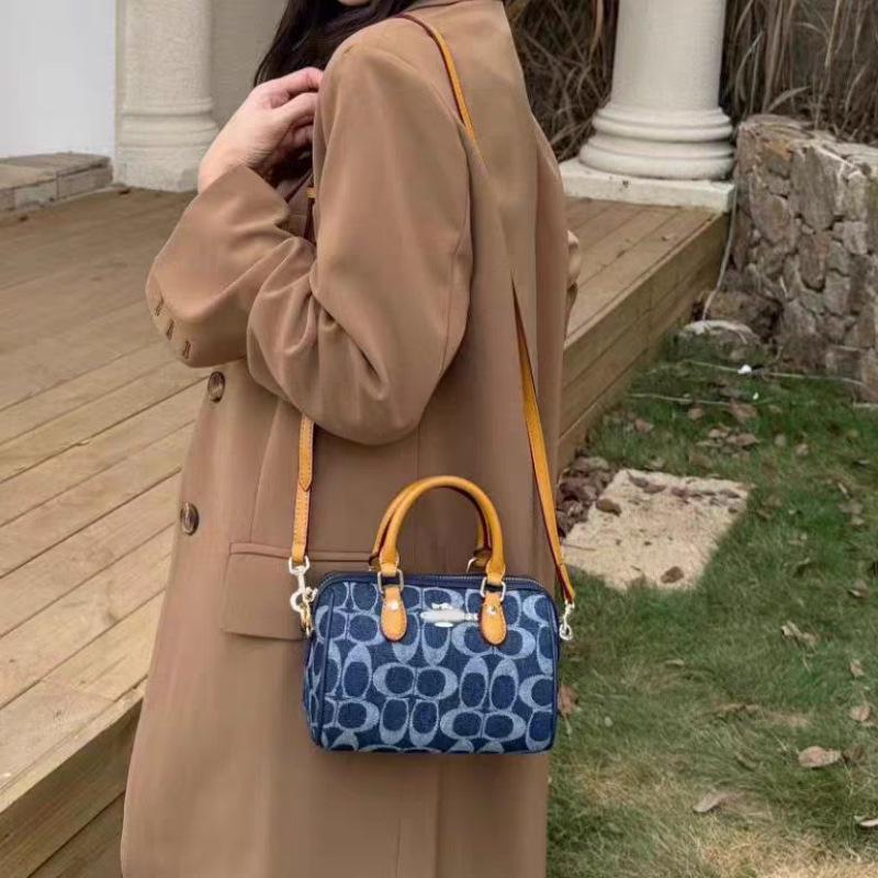 Geantă de umăr și crossbody Rowan Boston Mini Pillow