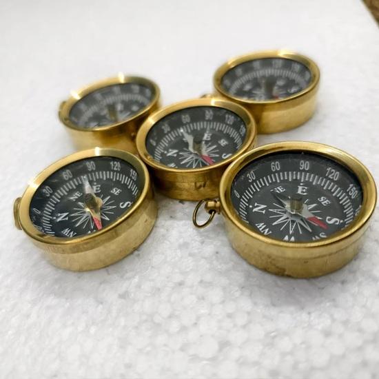 Set mit 10 nautischen Vollmessing-Militär-Marine-Taschenkompass-Schlüsselanhängern aus dem Zweiten Weltkrieg, Hochzeits-Jubiläum-Geburtstag-Weihnachts-Väter-Mütter-Geschenk