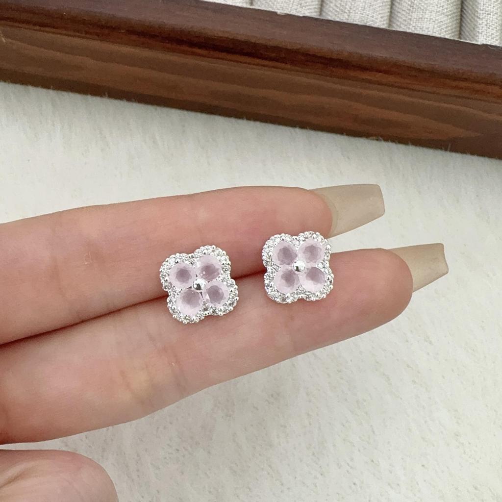 Neue Zirkon-Blumenstecker - Elegant und vielseitig für Damen