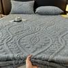 3PC Bedding Set Bedcloth Warm Winter Bed Cover 3D Embossed Velvet Mattress Cover Tafferta Bedsheet Winter Warm Fitted Sheet Mattress Protector