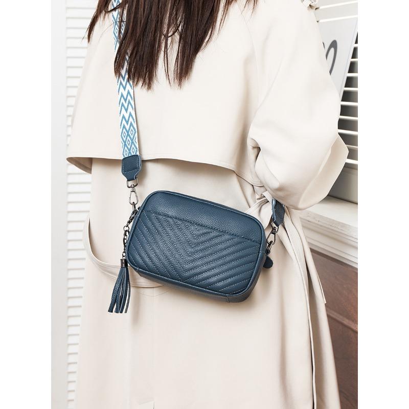 

Leather bag new fashion women s bag simple shoulder messenger bag first layer cowhide small square bag 22*15*8 синій