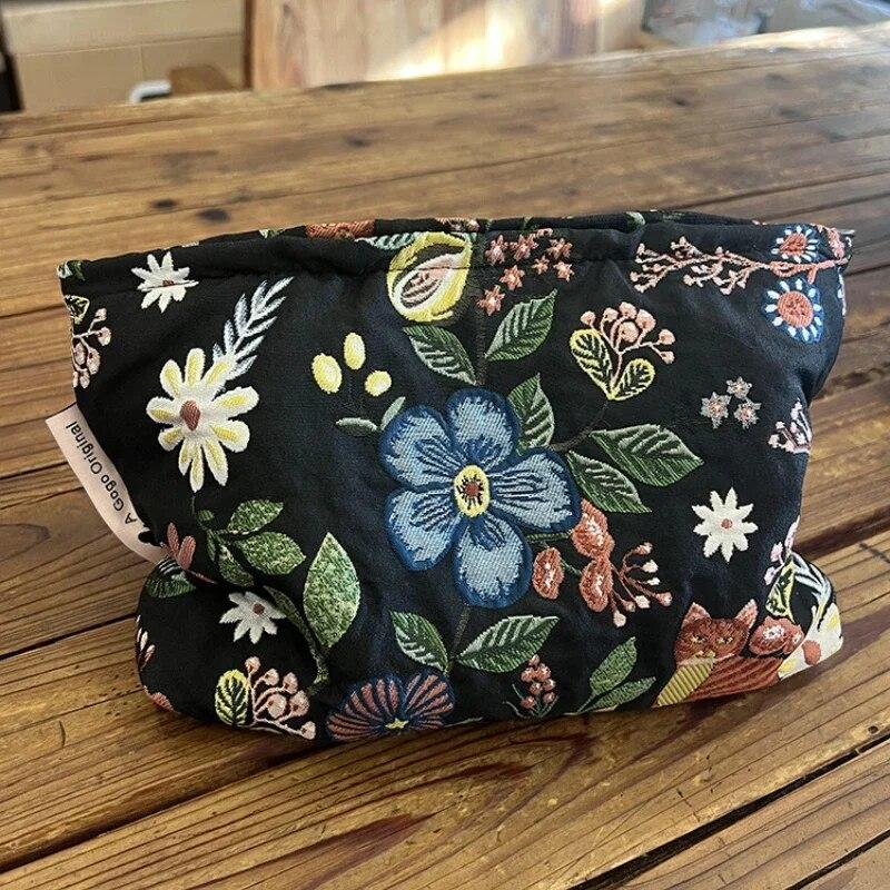 Embroidered Makeup Fashion Clutch Jacquard Bag Cosmetic Bag Travel Toiletry Skincare Products Organizer Pouch Makeup Neceser