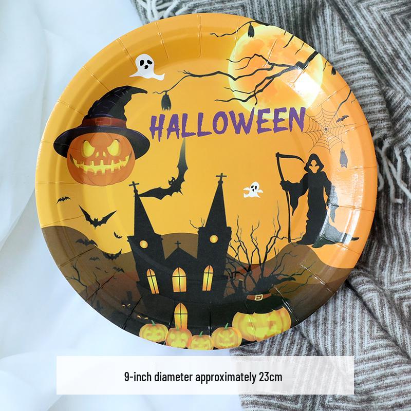 Zestaw zastawy stołowej na imprezę tematyczną Halloween: Obrus dyniowy, Talerzyki i kubki jednorazowe