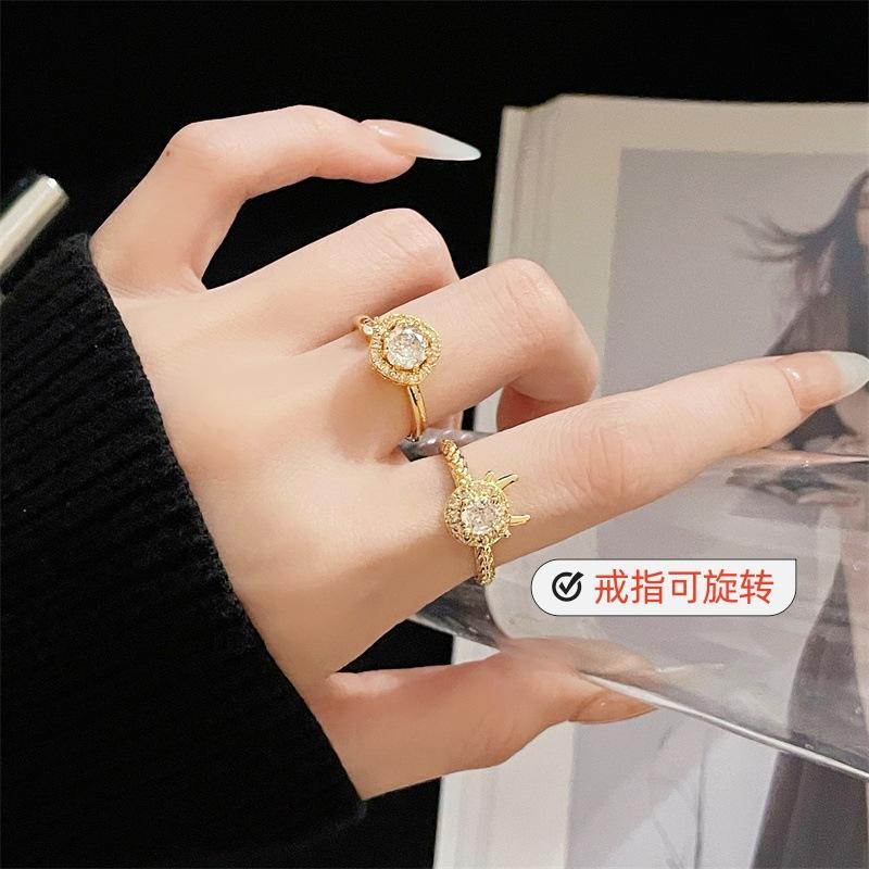 Gold Drehbar Diamantbesetzt Offener Ring Licht Luxus Retro High-End Hofstil Exquisiter Mode Ring Frau