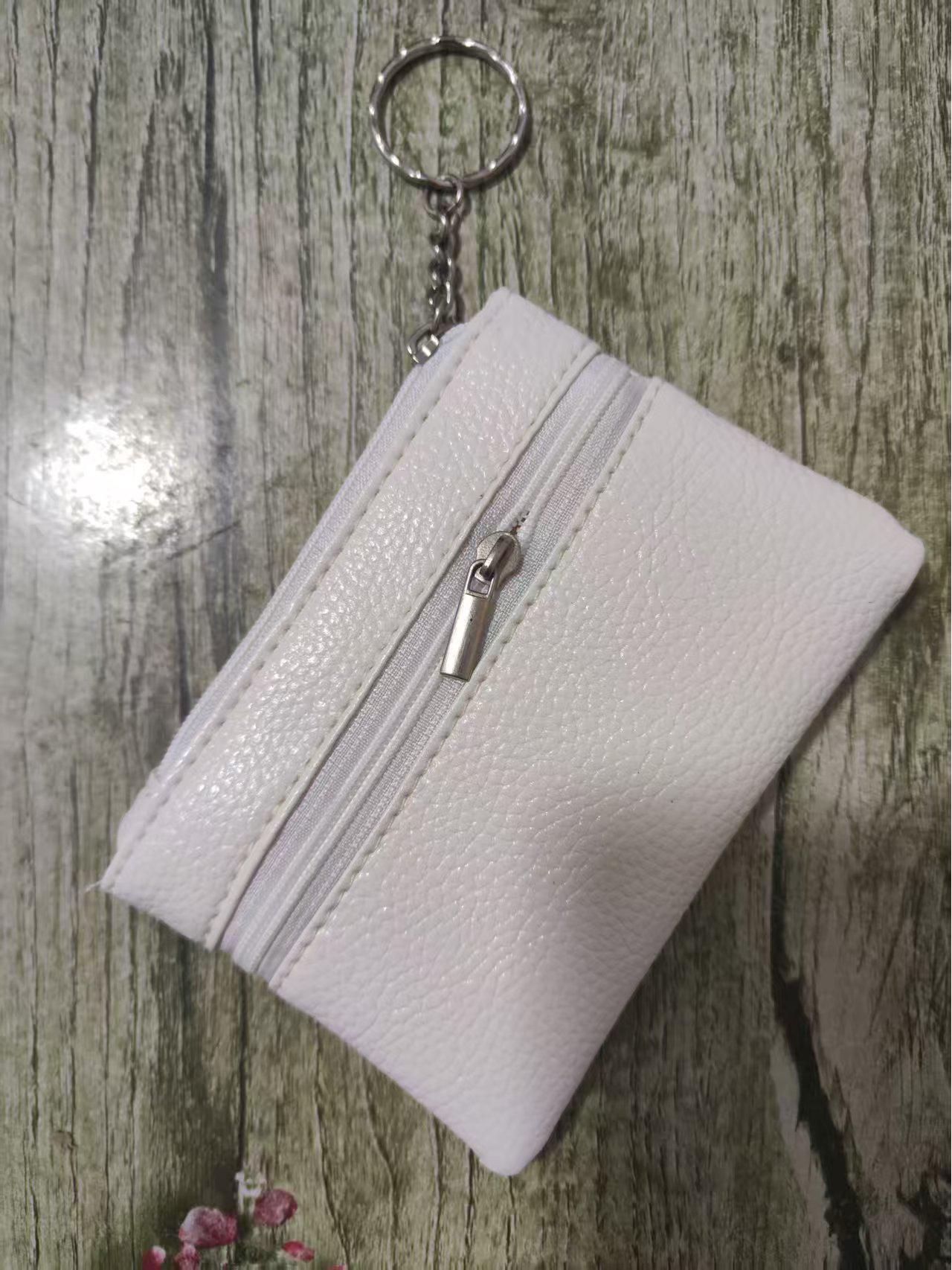 

Trendy Soft Leather Unisex Card Holder & Keychain Pendant Mini Wallet белый