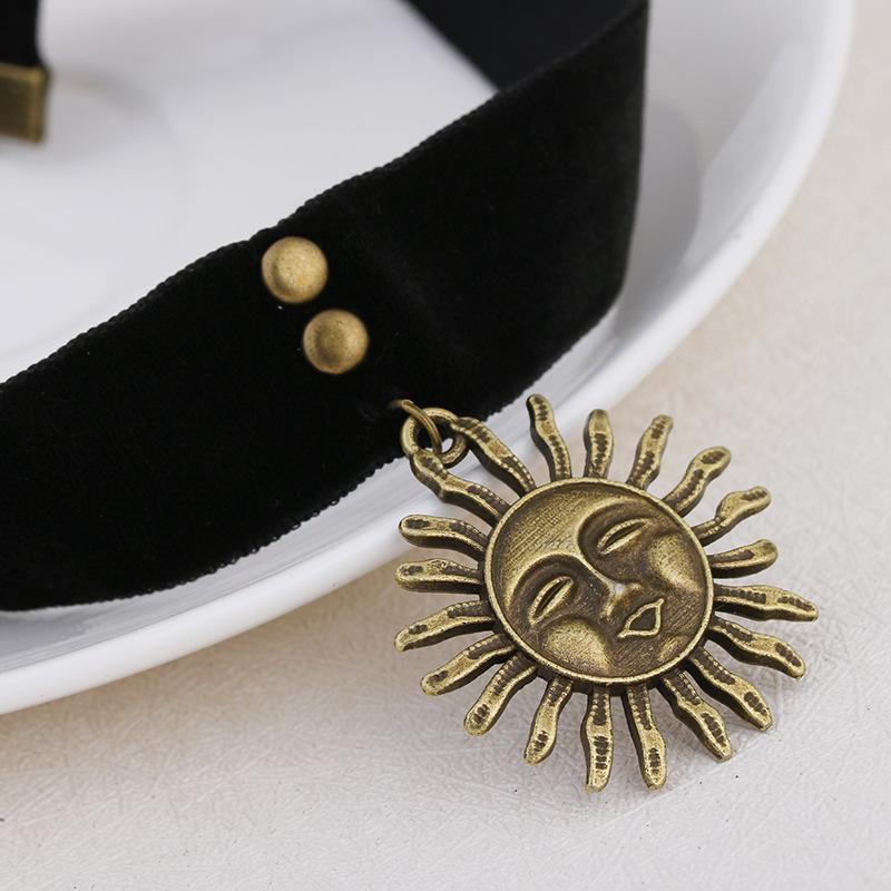 Sun Necklace Vintage Women Gothic Leon The Professional  Necklace Black Velvet Ribbon Retro Sun Choker Necklace