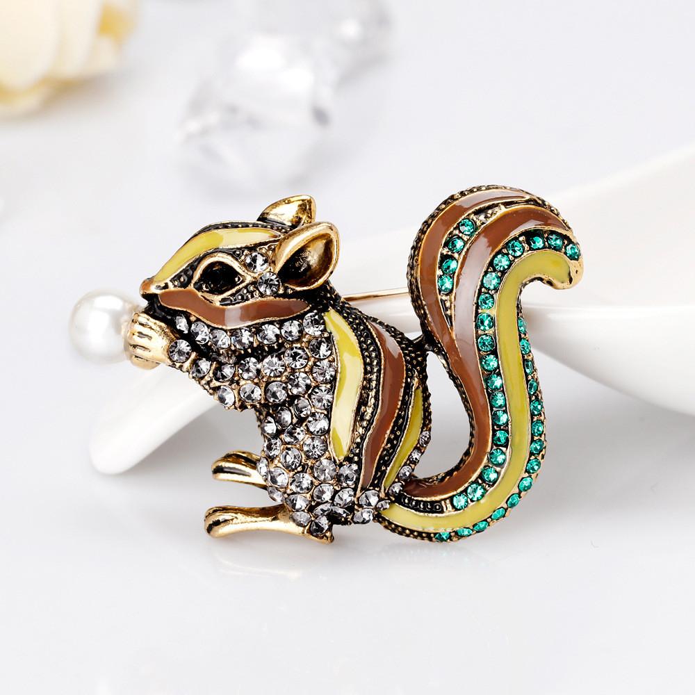 Fashion Squirrel Brooch Alloy Enamel Pin Cute Animal Accessory For Women
