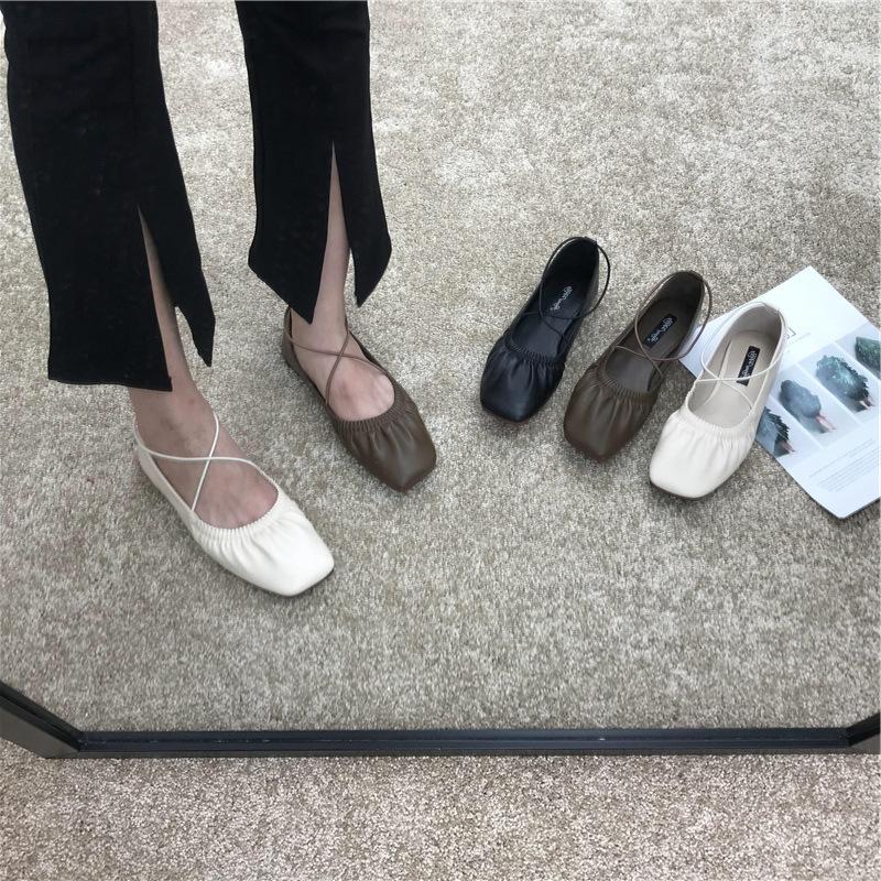 2025 spring and autumn new pleated square head retro flat-soled grandma shoes soft-soled single shoes fairy cross belt ba