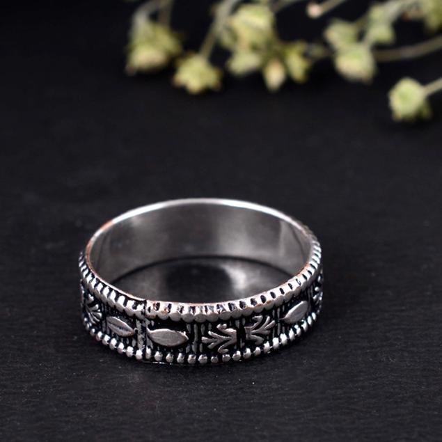 Oxidized Sterling Silver Band Ring | Intricately Carved Floral Leaf Pattern | Boho Filigree Stacking Ring | Vintage Style Jewelry