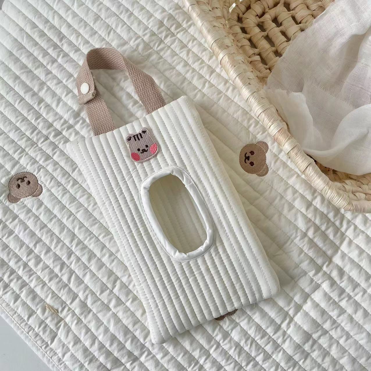 

Аксессуары для детской коляски Вышитые животные Влажные салфетки Чехол Извлечение Мультфильм Милый Коробка для салфеток Дорожный автомобиль Портативный Ручной