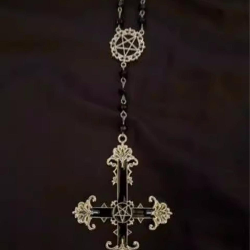 Stylish Cross And Star Pendant Necklace With Electroplated Alloy For Casual Fashion