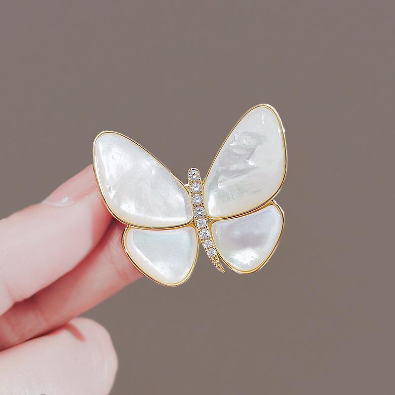 Elegant Meng Wanzhou Style Butterfly Brooch - Exquisite Women's Suit Accessory, Anti-Exposure Pin.